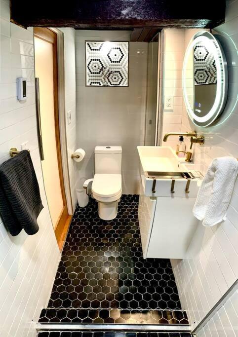 Live In This Iconic East Side Lower Level Unit بروفيدنس، رود آيلاند المظهر الخارجي الصورة