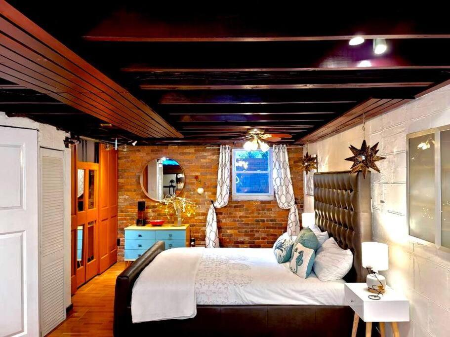 Live In This Iconic East Side Lower Level Unit بروفيدنس، رود آيلاند المظهر الخارجي الصورة